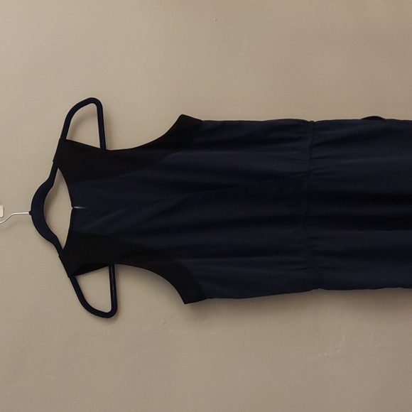 BANANA REPUBLIC FACTORY Navy and Black Sleeveless Jumper - Picture 11 of 14